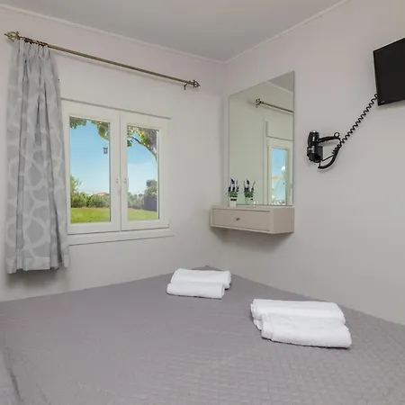 Casa Di Campo- Relax Only 5 Minutes Away From The And By Mana Gers * Laganas