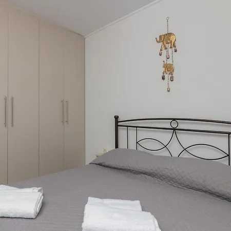 Casa Di Campo- Relax Only 5 Minutes Away From The And By Mana Gers Laganas